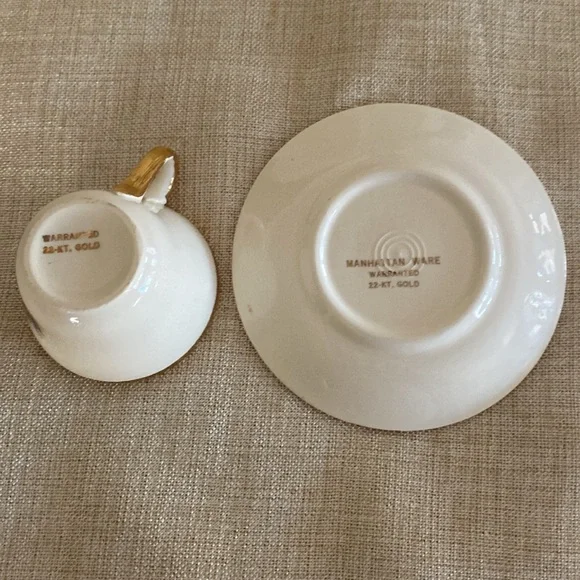 Vintage Manhattan Ware Vintage 22 KT Gold-Trimmed Porcelain Cup and Saucer Set - Picture 3 of 7